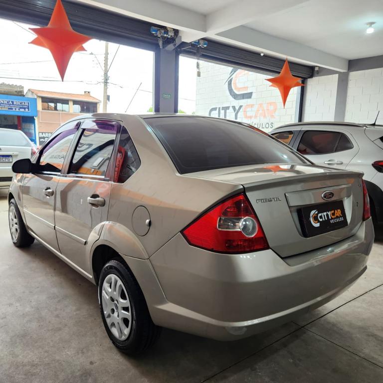 FORD Fiesta Sedan - Foto
