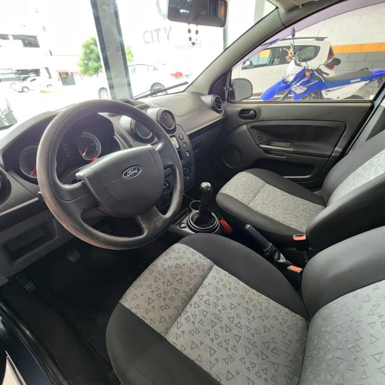 FORD Fiesta Sedan - Foto