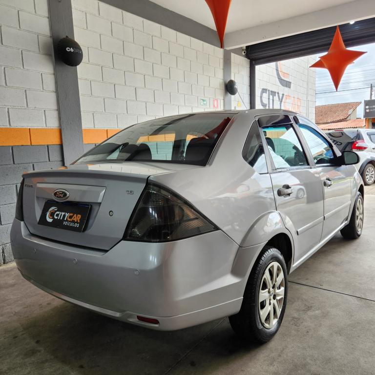 FORD Fiesta Sedan - Foto