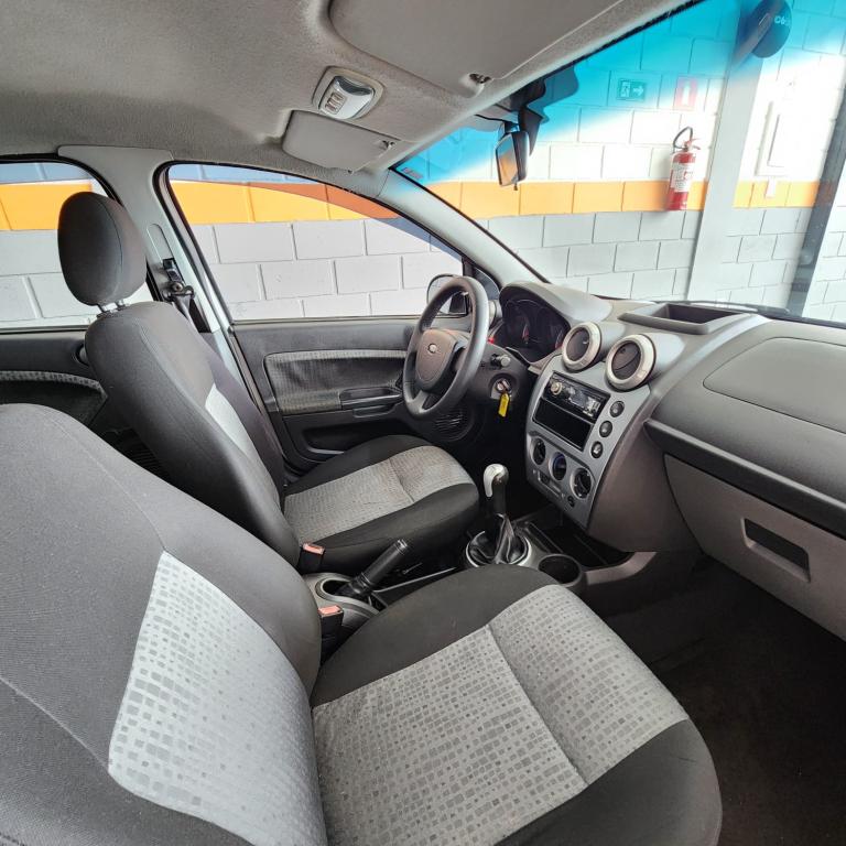 FORD Fiesta Sedan - Foto