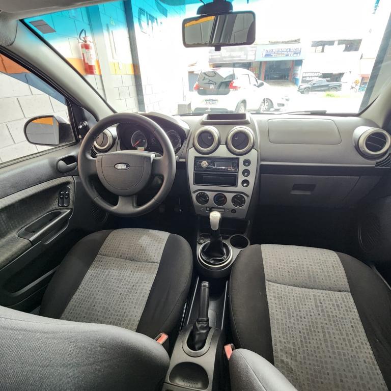 FORD Fiesta Sedan - Foto
