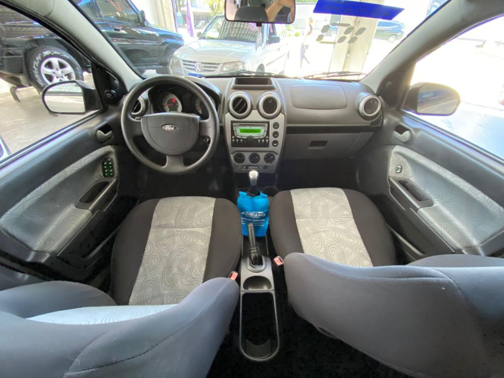 FORD Fiesta Sedan - Foto