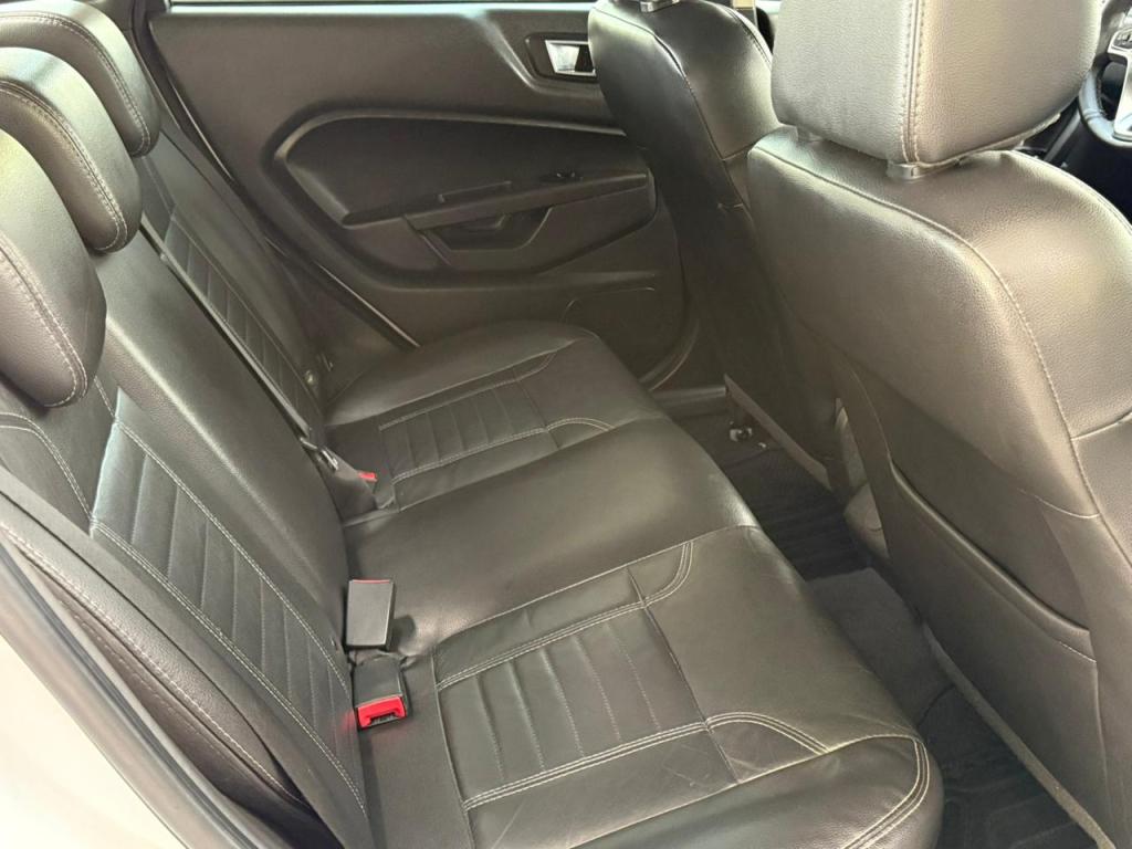 FORD Fiesta Sedan - Foto