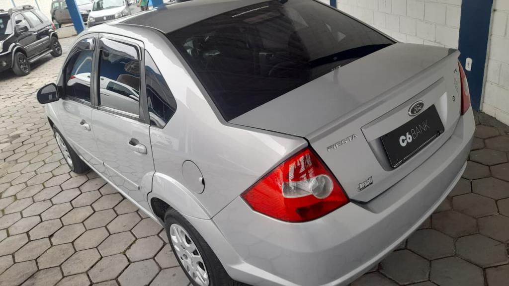 FORD Fiesta Sedan - Foto