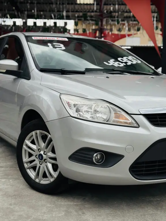 FORD Focus Sedan - Foto