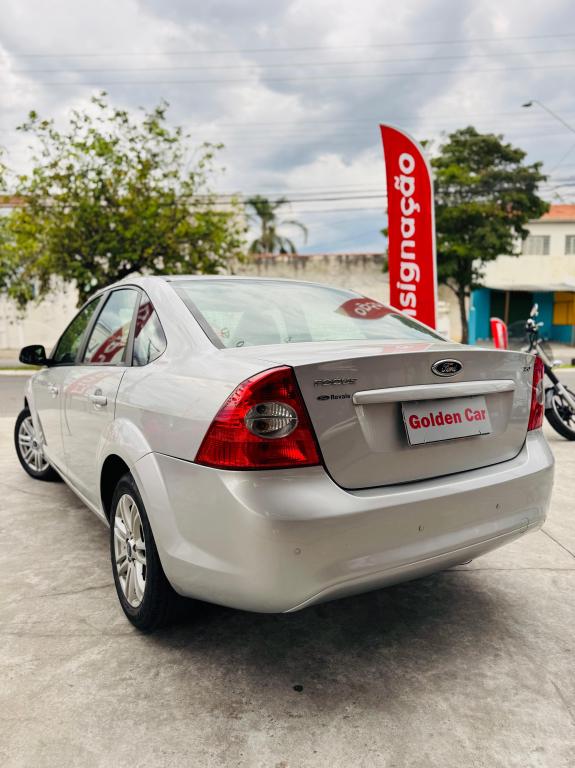 FORD Focus Sedan - Foto