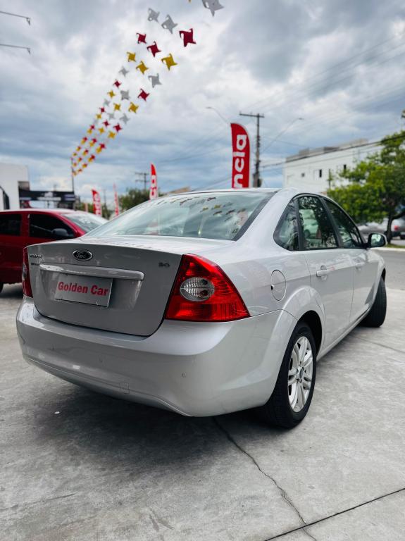 FORD Focus Sedan - Foto