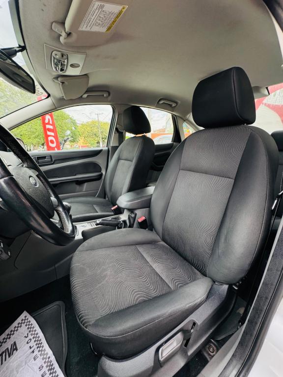 FORD Focus Sedan - Foto