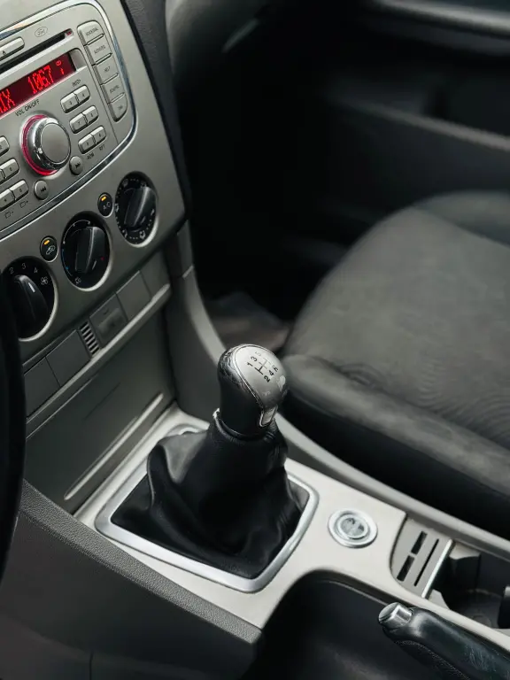 FORD Focus Sedan - Foto