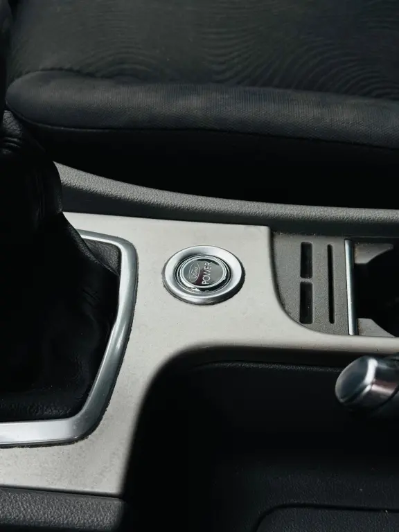 FORD Focus Sedan - Foto