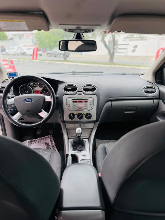 FORD Focus Sedan - Foto