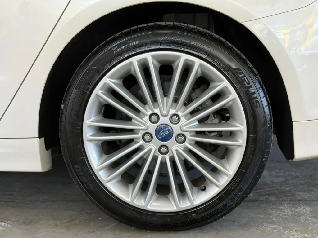 FORD Fusion - Foto