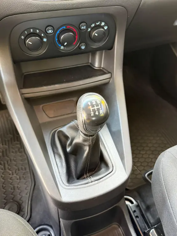 FORD Ka + Sedan - Foto