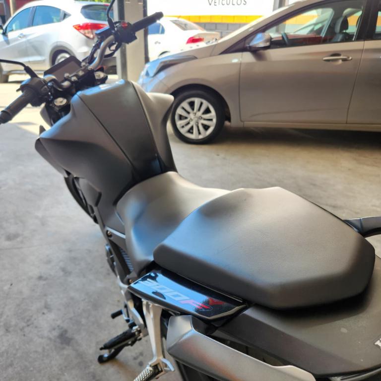 HONDA CB 300 F Twister - Foto