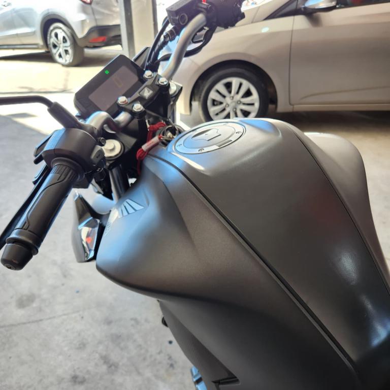 HONDA CB 300 F Twister - Foto