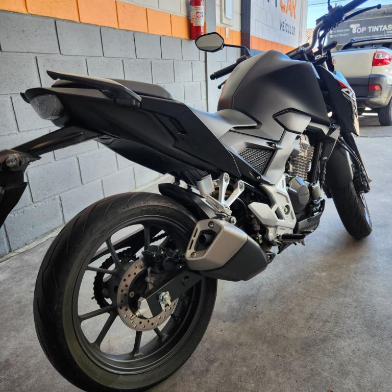 HONDA CB 300 F Twister - Foto