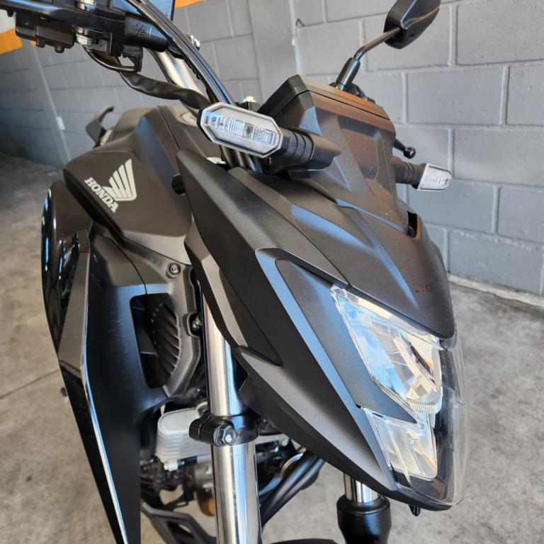 HONDA CB 300 F Twister - Foto