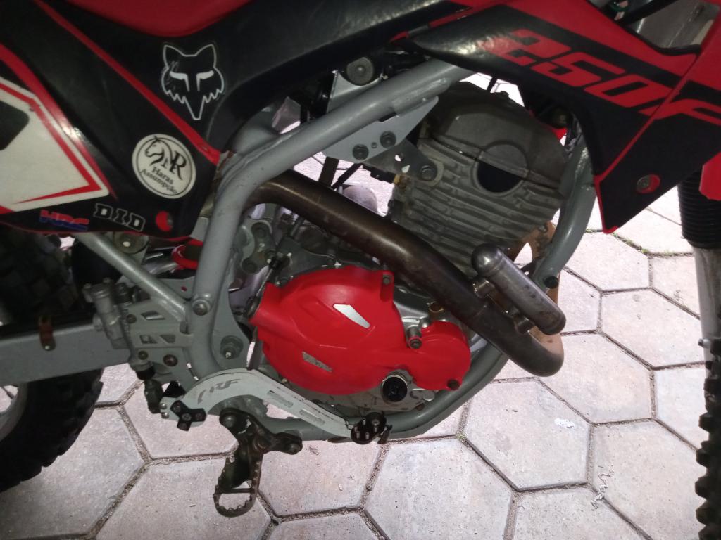 HONDA CRF 250 - Foto
