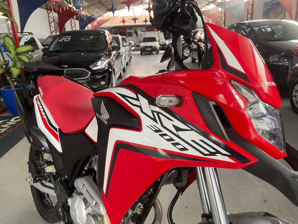 HONDA XRE 300 - Foto