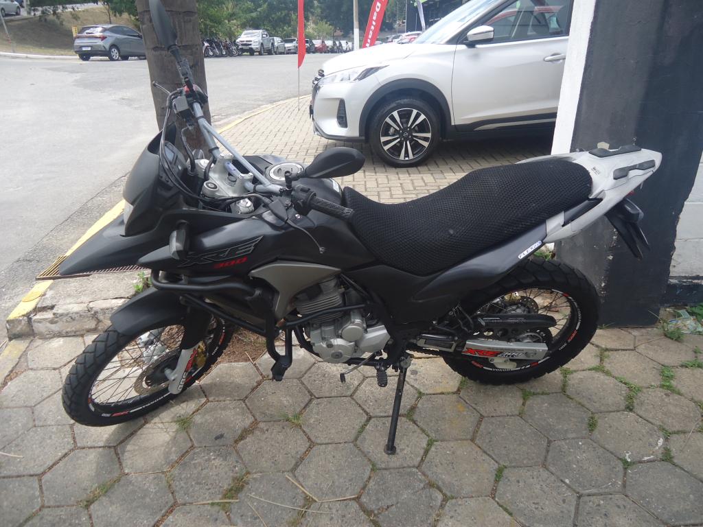 HONDA XRE 300 - Foto