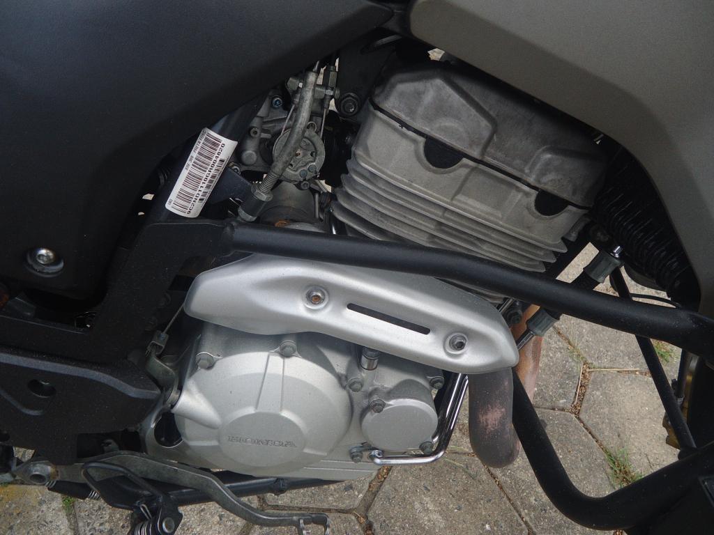 HONDA XRE 300 - Foto