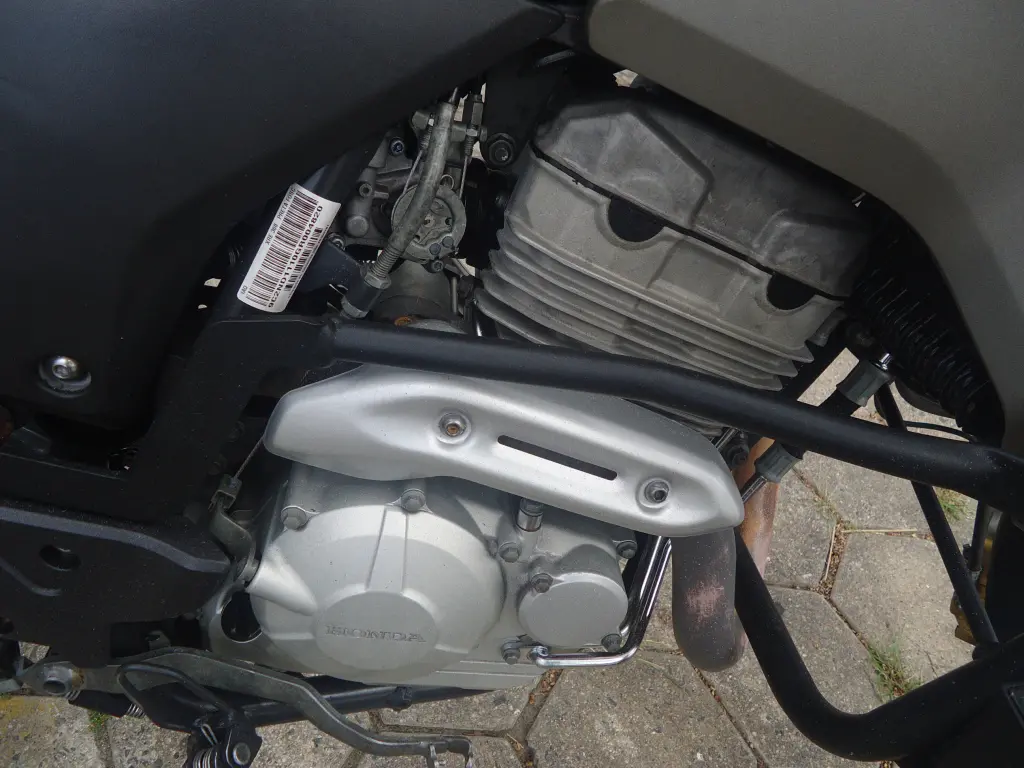 HONDA XRE 300 - Foto