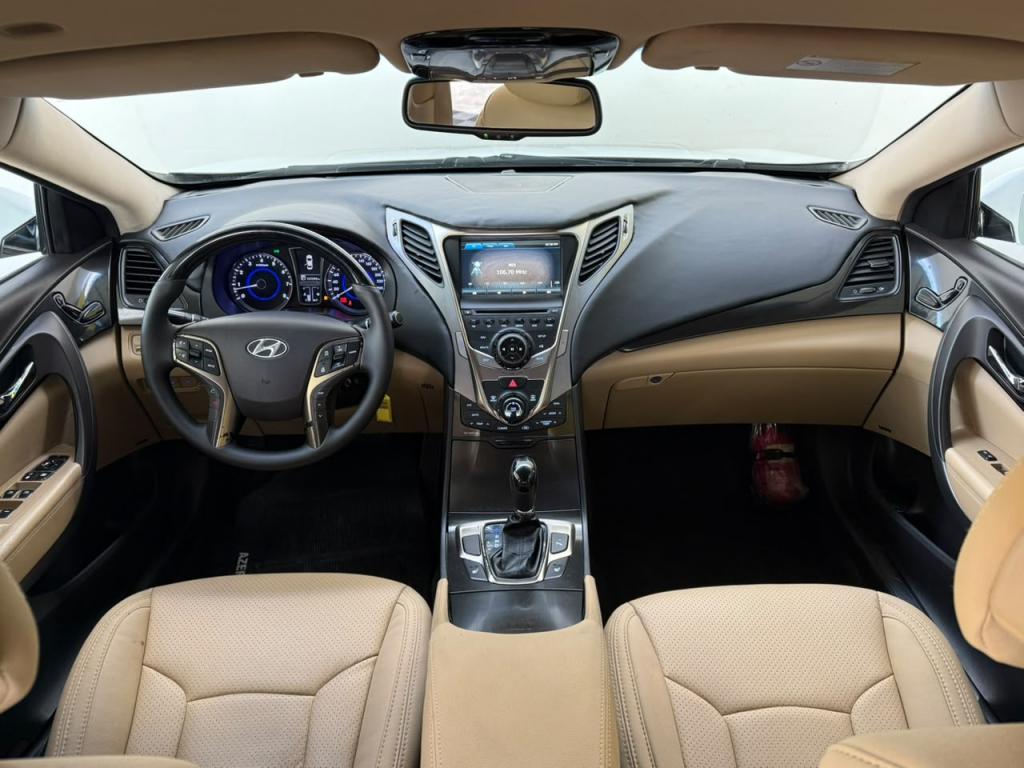 HYUNDAI Azera - Foto