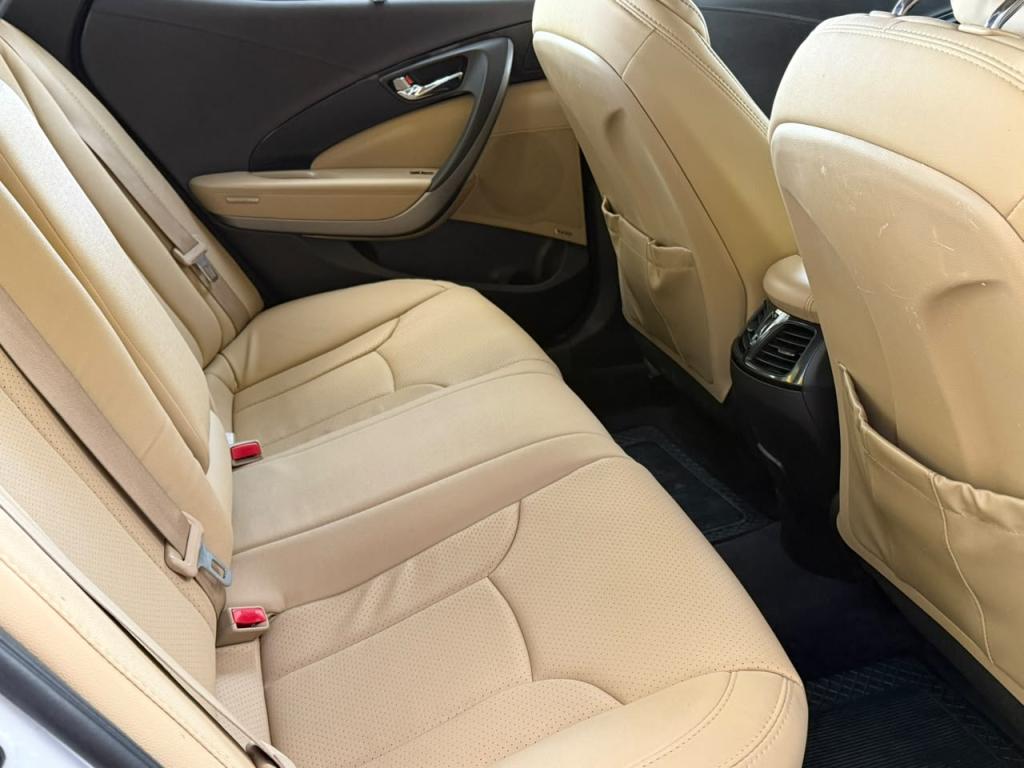 HYUNDAI Azera - Foto