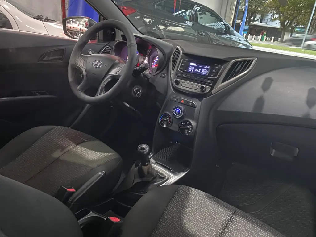 HYUNDAI HB 20 Hatch - Foto