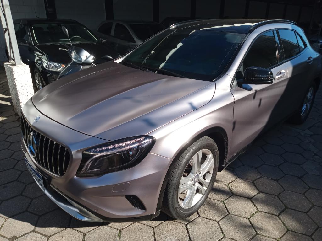MERCEDES-BENZ GLA 200