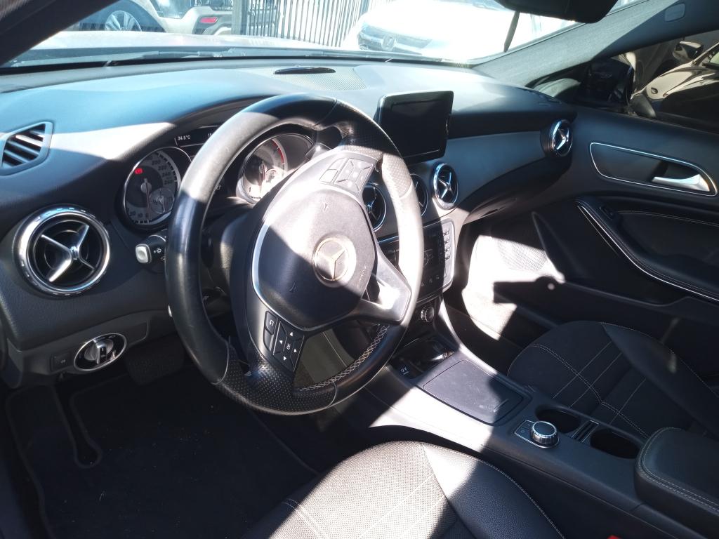 MERCEDES-BENZ GLA 200 - Foto