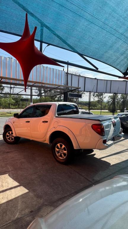MITSUBISHI L 200 - Foto