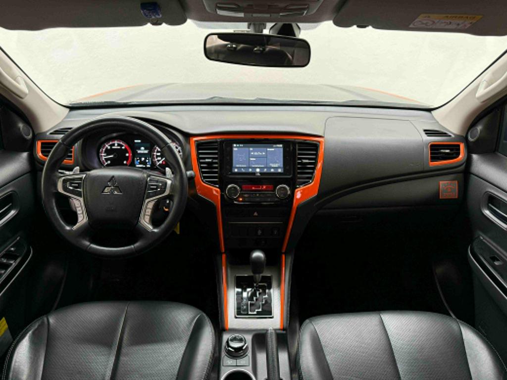 MITSUBISHI L 200 Triton - Foto