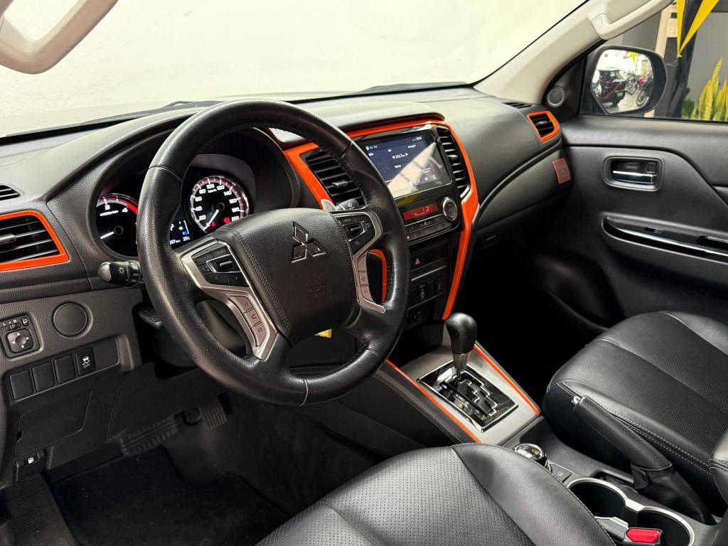 MITSUBISHI L 200 Triton - Foto