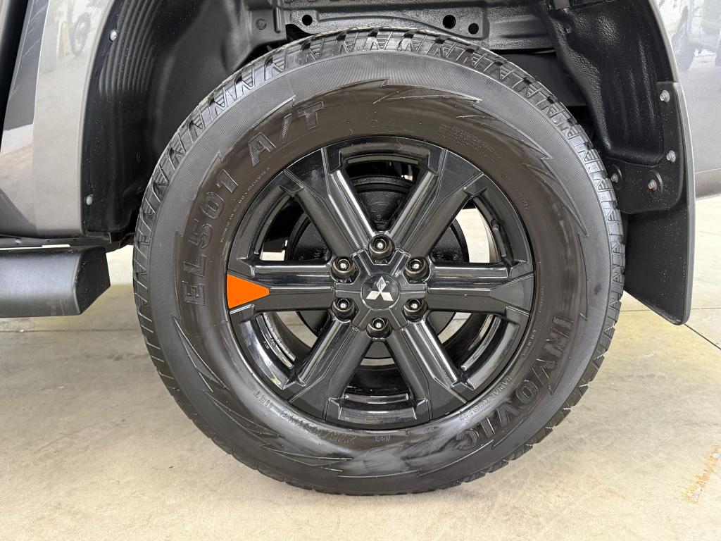 MITSUBISHI L 200 Triton - Foto