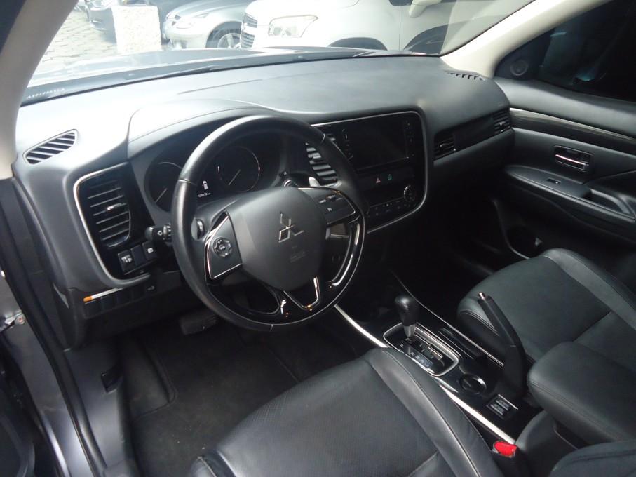 MITSUBISHI Outlander - Foto