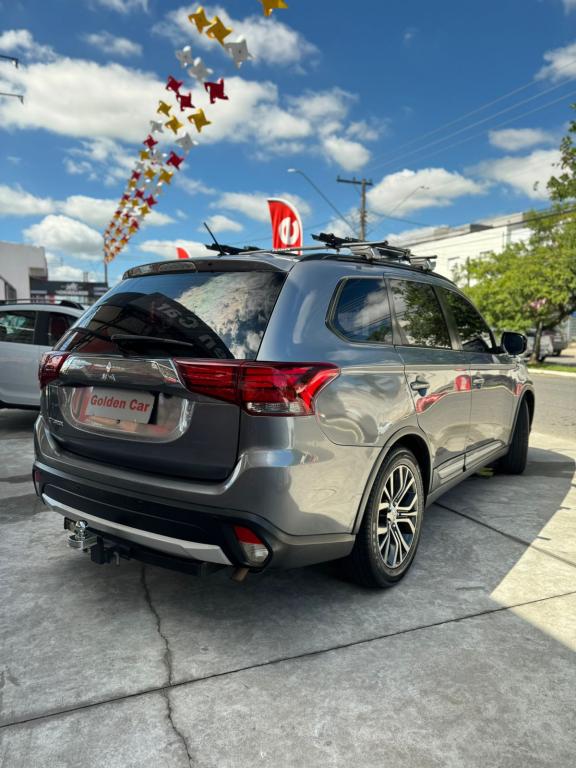 MITSUBISHI Outlander - Foto