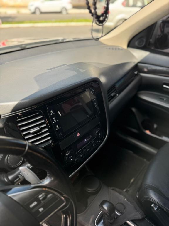 MITSUBISHI Outlander - Foto