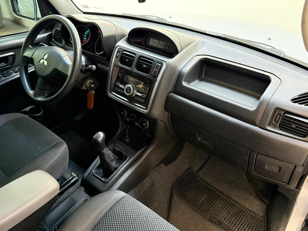 MITSUBISHI Pajero TR4 - Foto