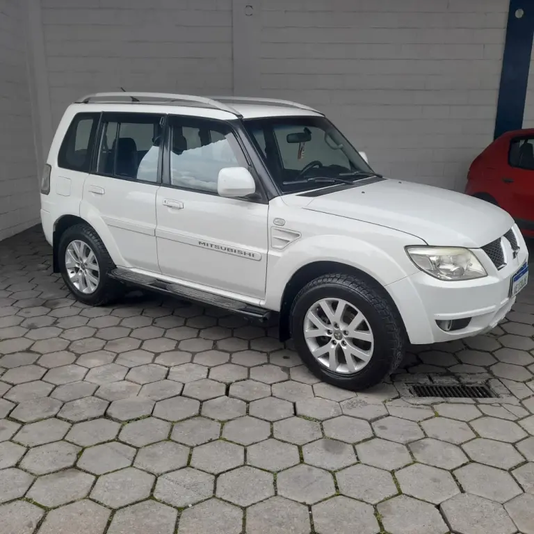 MITSUBISHI Pajero TR4