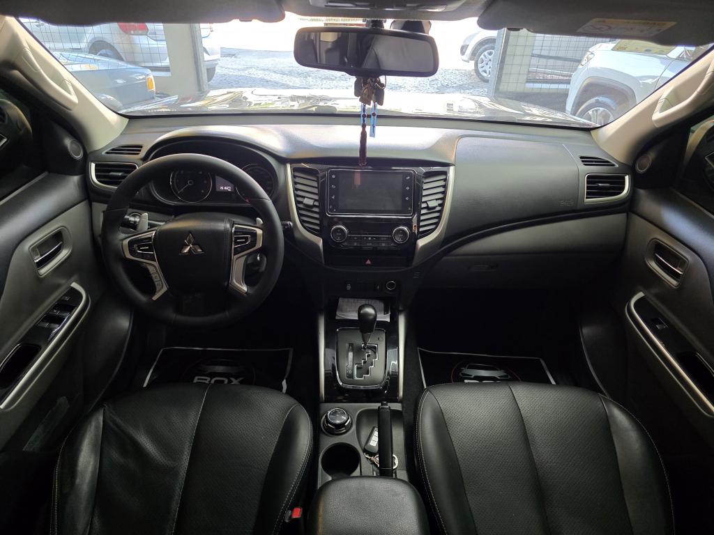 MITSUBISHI Triton - Foto