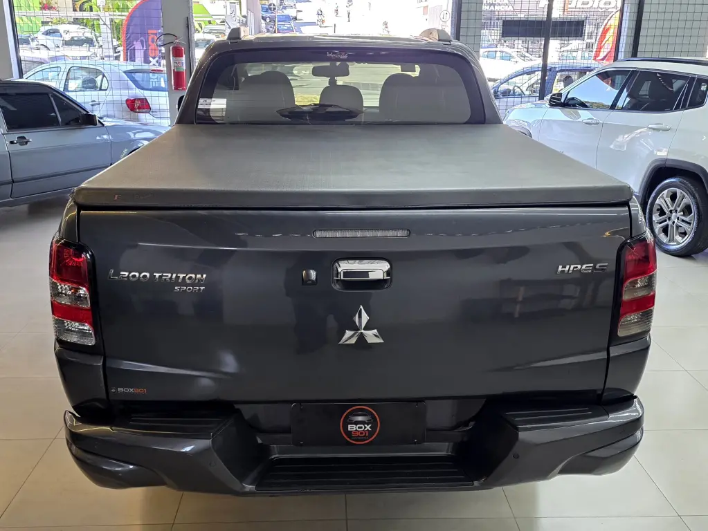 MITSUBISHI Triton - Foto