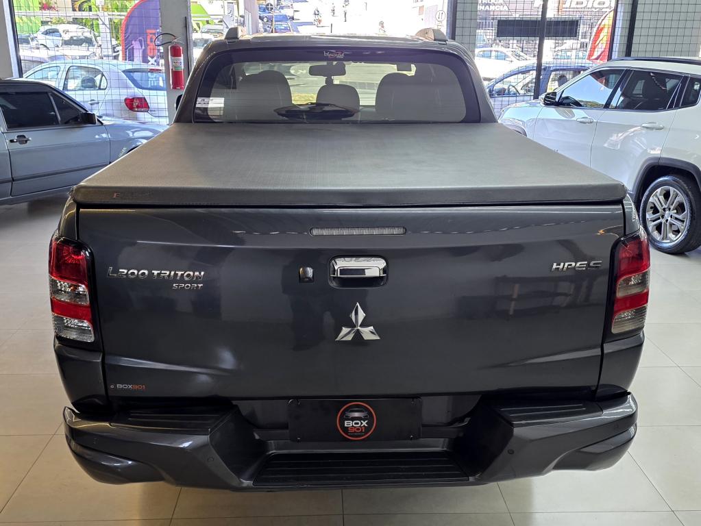 MITSUBISHI Triton - Foto