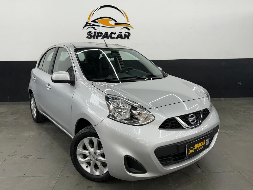 NISSAN March - Foto