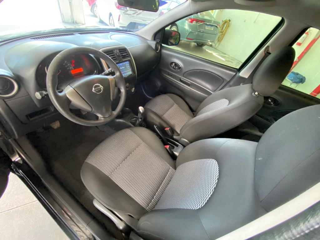 NISSAN March - Foto