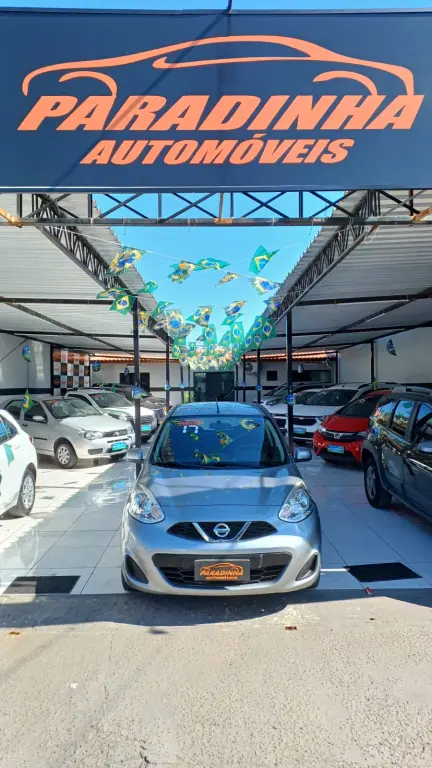 NISSAN March - Foto