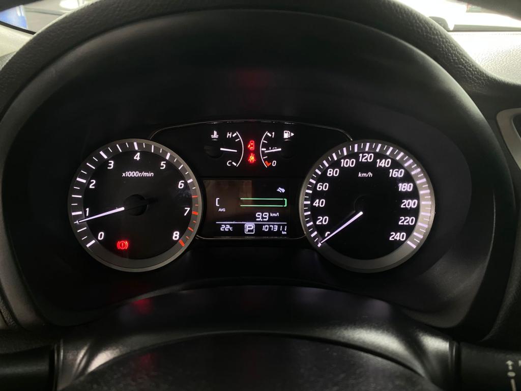 NISSAN Sentra - Foto