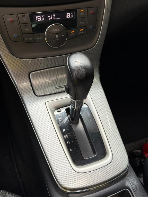 NISSAN Sentra - Foto