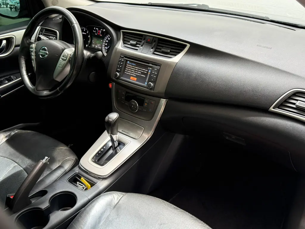 NISSAN Sentra - Foto