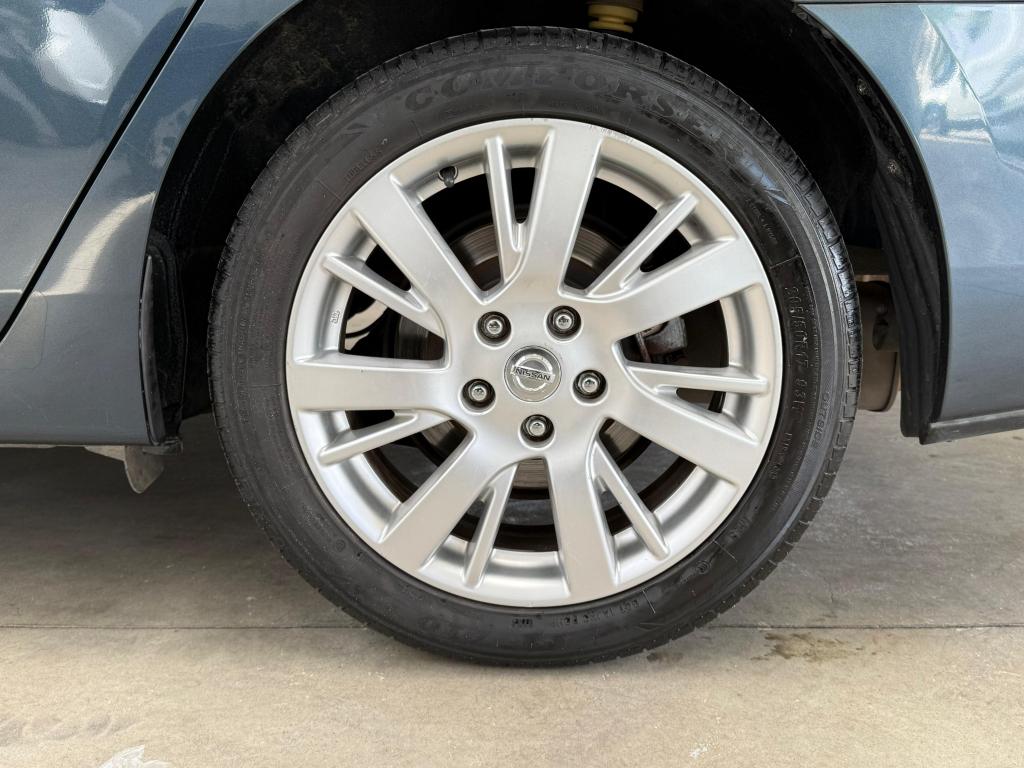 NISSAN Sentra - Foto